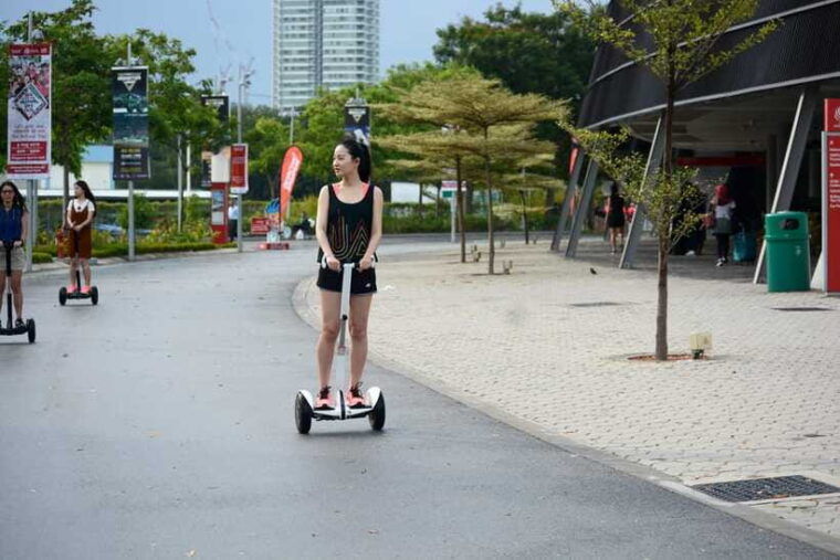 singapore-marina-bay-mini-segway-tour