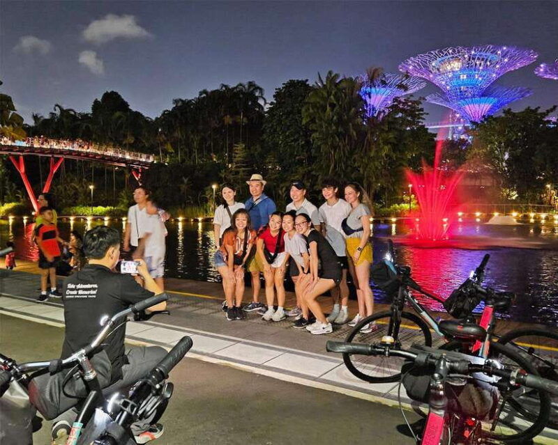 singapore-marina-bay-night-tour-by-bicycle