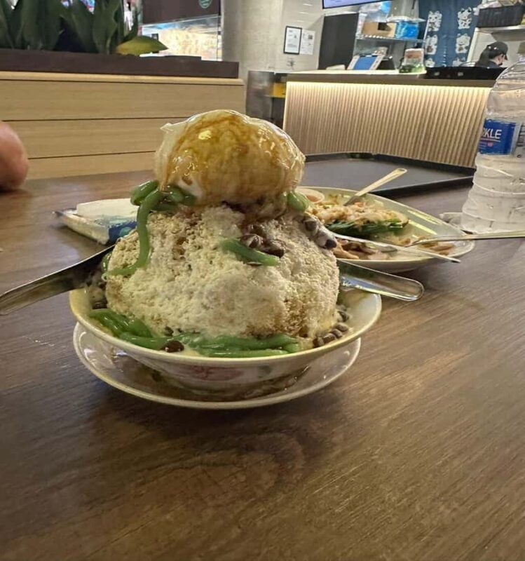 Singapore: Night Walking with 6 Food Tastings & Light shows - Who Should Consider This Tour?