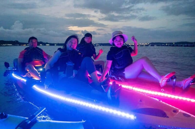 Singapore: Pasir Ris Park LED Night Kayak Tour with Mussels - FAQ