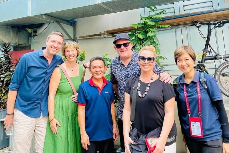 Singapore: Private Food & Heritage Walking Tour - Authentic Local Insights and Food