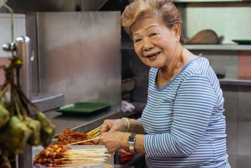 singapore-private-food-tour-10-tastings-with-locals