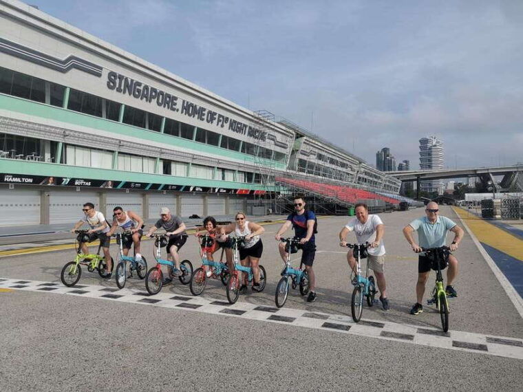 singapore-private-historical-highlight-city-bike-tour
