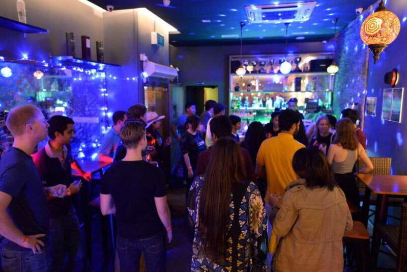 singapore-pub-crawl-party-like-a-local