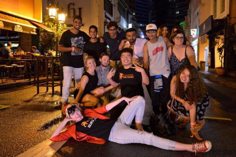 singapore-pub-crawl-party-like-a-local