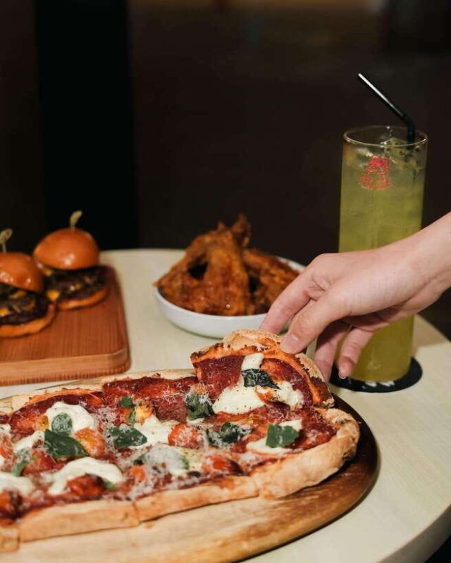 singapore-redtail-bar-by-zouk-dining-packages