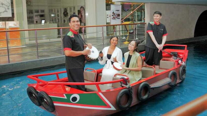 singapore-sampan-boat-ride-ticket-at-the-marina-bay-sands
