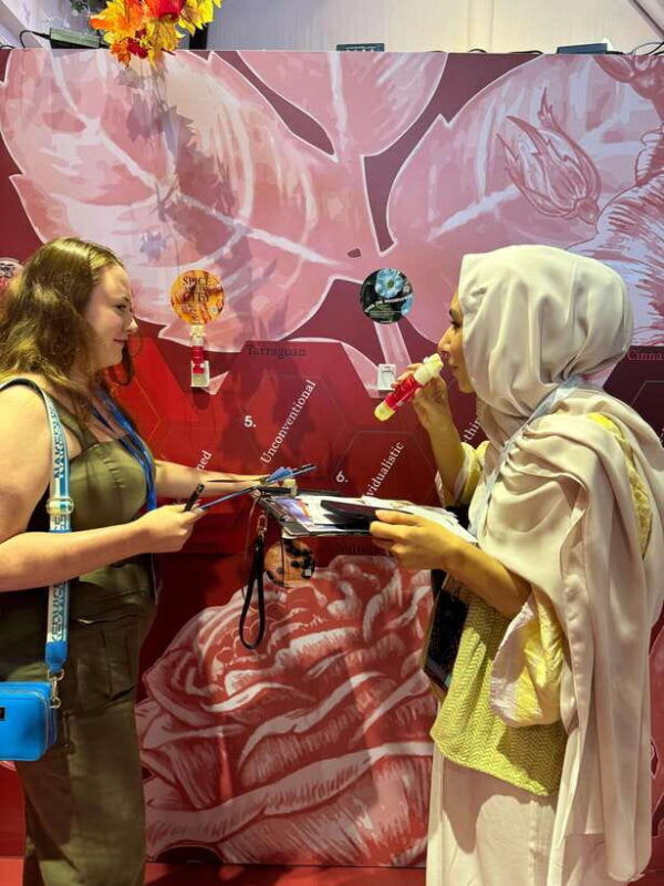 singapore-scent-crafting-workshop-with-rainforest-orchids
