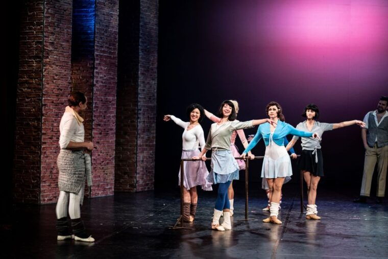 singin-in-the-rain-musical-in-hybernia-theatre