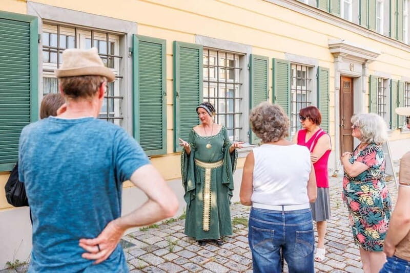 Singing: Historical city tour with Duchess Hadwig of Swabia - Key Points