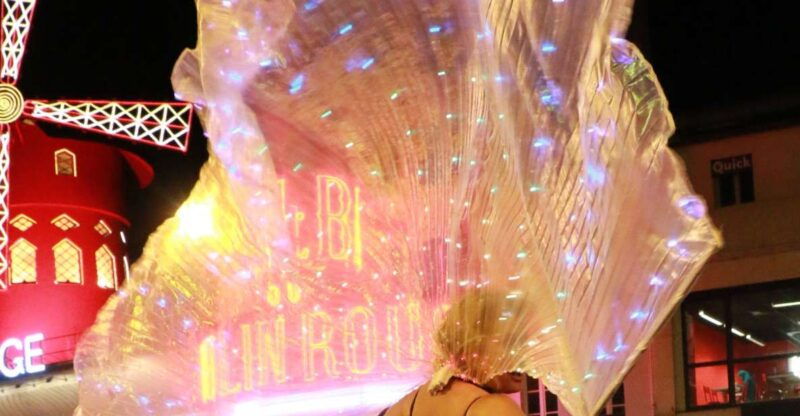 singing-montmartre-by-night-with-a-diva