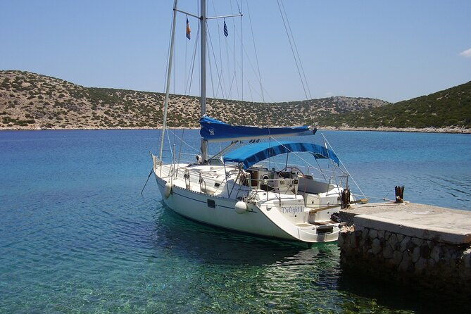 single-day-sail-boat-cruise-with-swimming-snorkeling-drinks-and-lunch