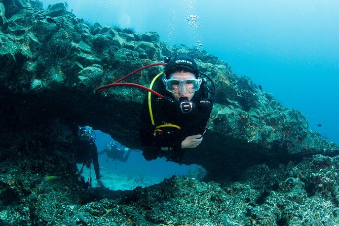 single-scuba-try-dive-in-puerto-del-carmen-small-groups-2-hours