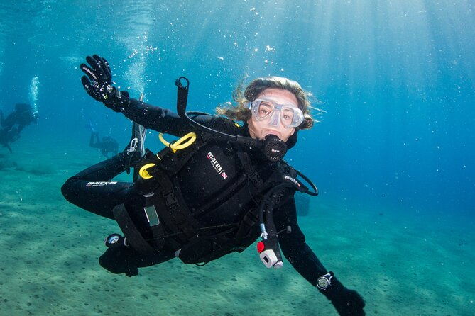 single-scuba-try-dive-in-puerto-del-carmen-small-groups-2-hours