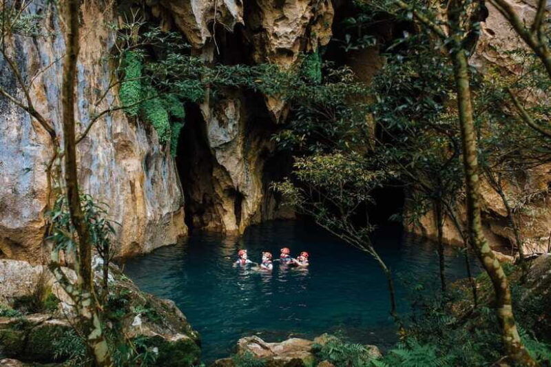 sinh-ton-valley-tour-explore-dark-cave-and-e-cave