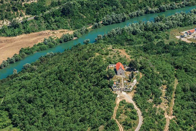 Sinj: Panoramic Flight over Peruca Lake and Dinara mountain - An In-Depth Look at the Experience
