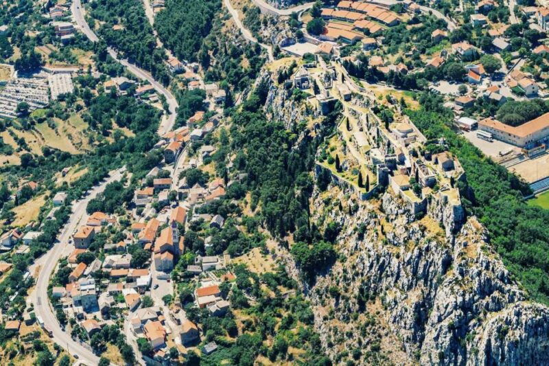 sinj-panoramic-flight-over-peruca-lake-and-dinara-mountain
