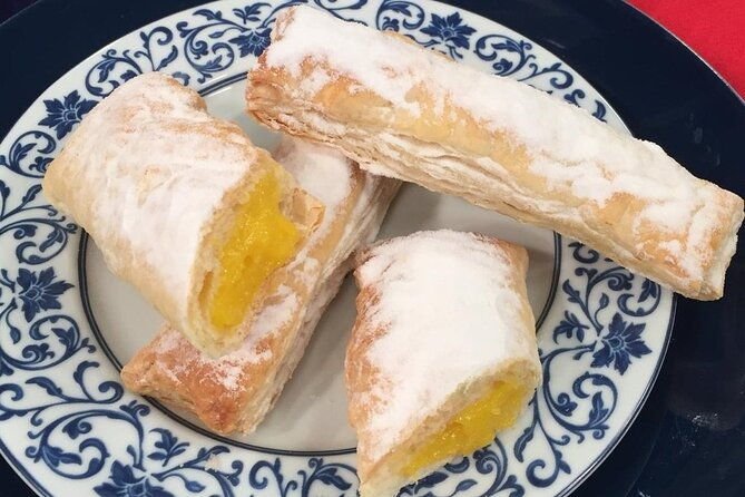 sintra-cascais-and-pena-palace-tour-from-lisbon