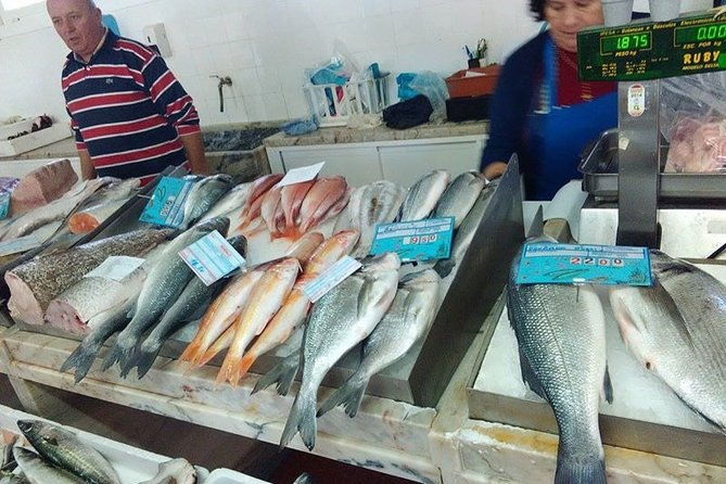 sintra-cascais-private-tour-from-lisbon-dinosaur-footprints-on-the-beach