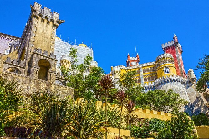 sintra-deluxe-from-lisbon-with-pena-palace-ticket