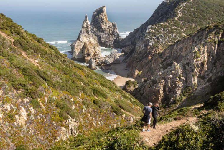 sintra-flexible-hiking-tour-in-praia-da-ursa