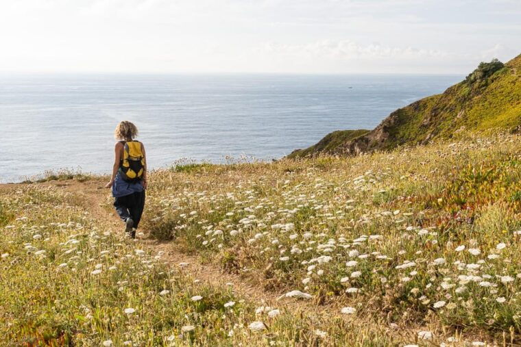 sintra-flexible-hiking-tour-in-praia-da-ursa