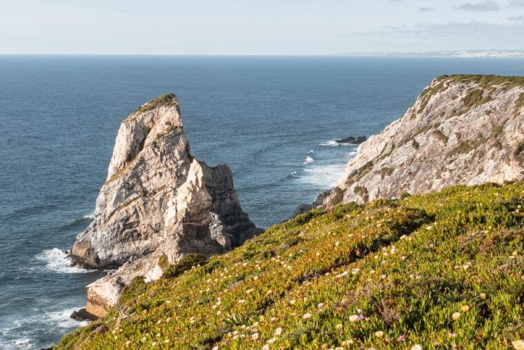 sintra-flexible-hiking-tour-in-praia-da-ursa