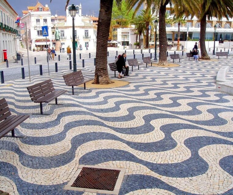 sintra-full-day-deluxe-tour-with-pena-palace-ticket