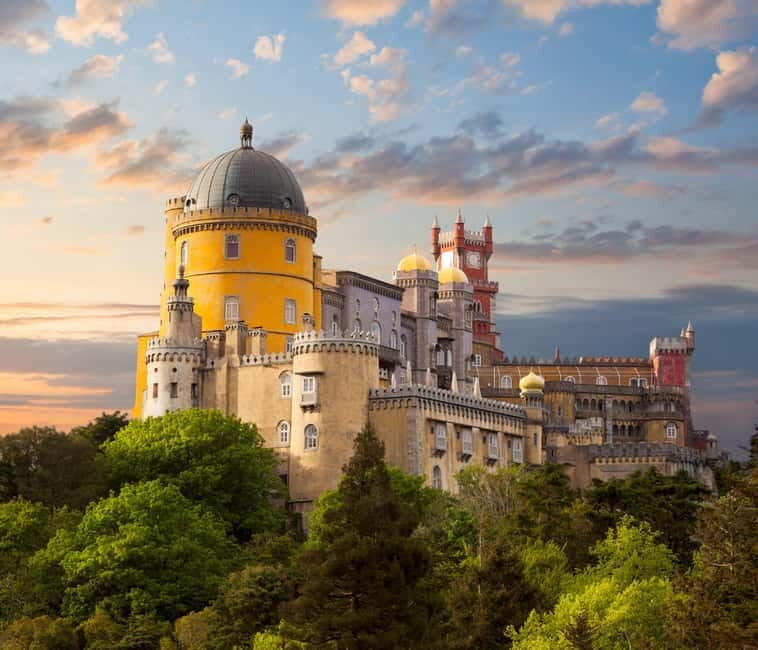 Sintra Hike: Past palaces and hidden paths. - In The Sum Up