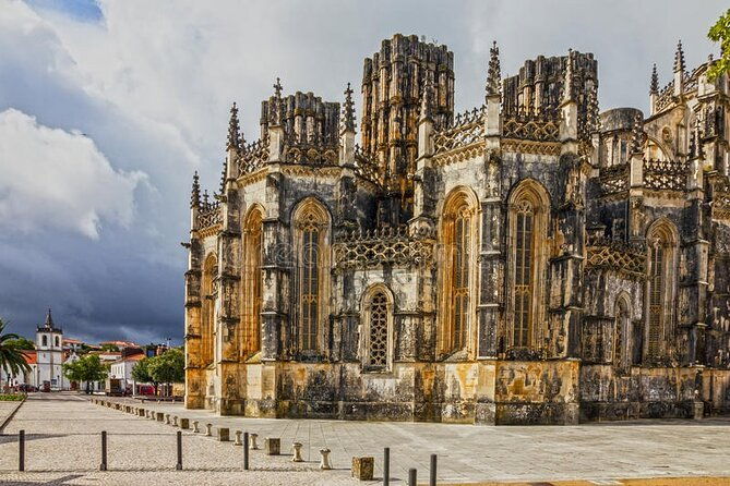 sintra-lovers-tour-to-fatima-batalha-nazare-obidos