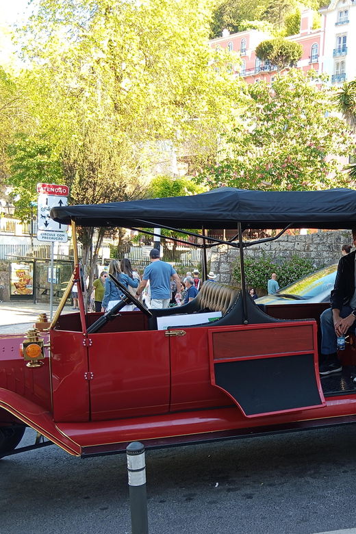 sintra-mountain-tour-by-vintage-tuktuk