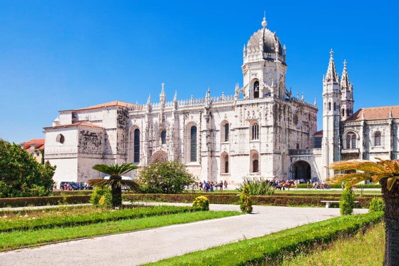 sintra-pena-belem-cascais-lisbon-small-group-tour
