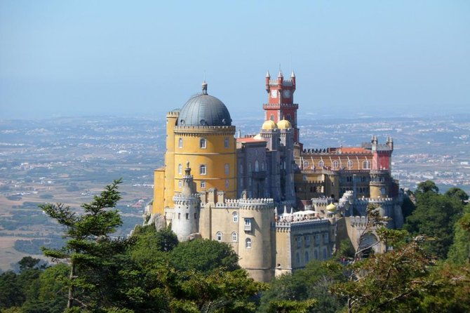 sintra-pena-palace-cabo-roca-cascais-small-group-from-lisbon