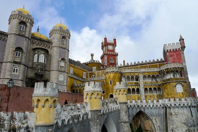 sintra-pena-palace-cabo-roca-cascais-small-group-from-lisbon