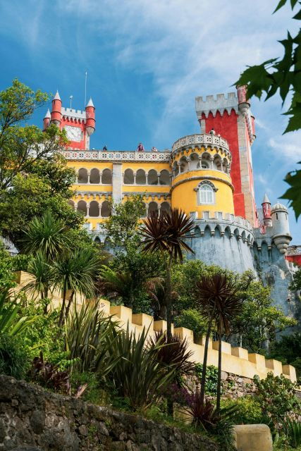 sintra-pena-palace-park-cabo-da-roca-cascais-day-tour