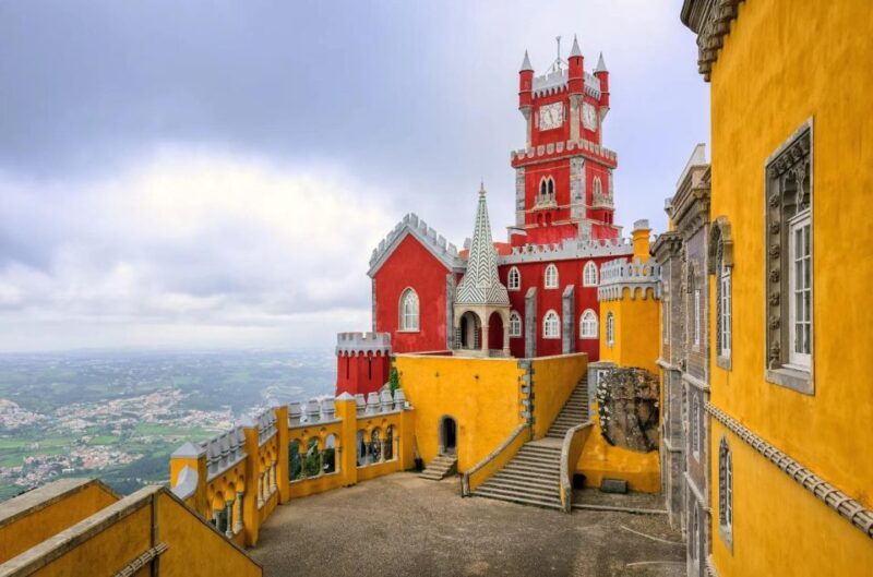 sintra-pena-palace-park-cabo-da-roca-cascais-day-tour