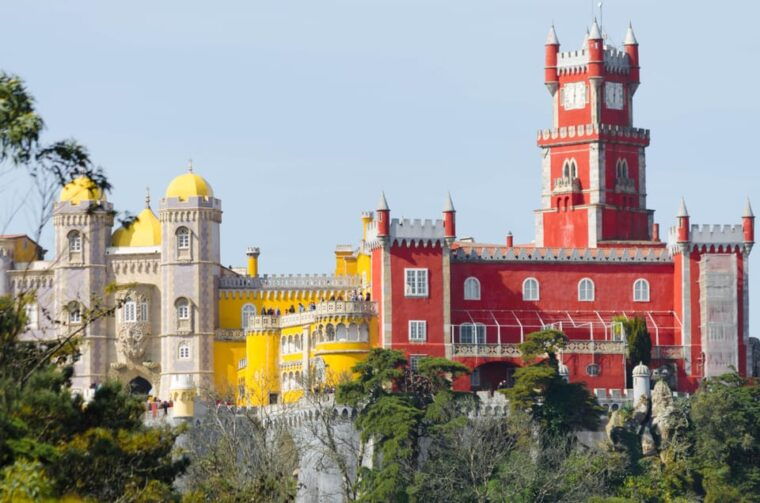 sintra-tour-luxury-van-lisbon-pick-up-drop-off