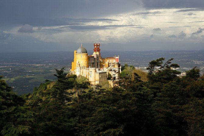 sintra-tour-with-pena-palace-and-monserrate-palace-private-tour