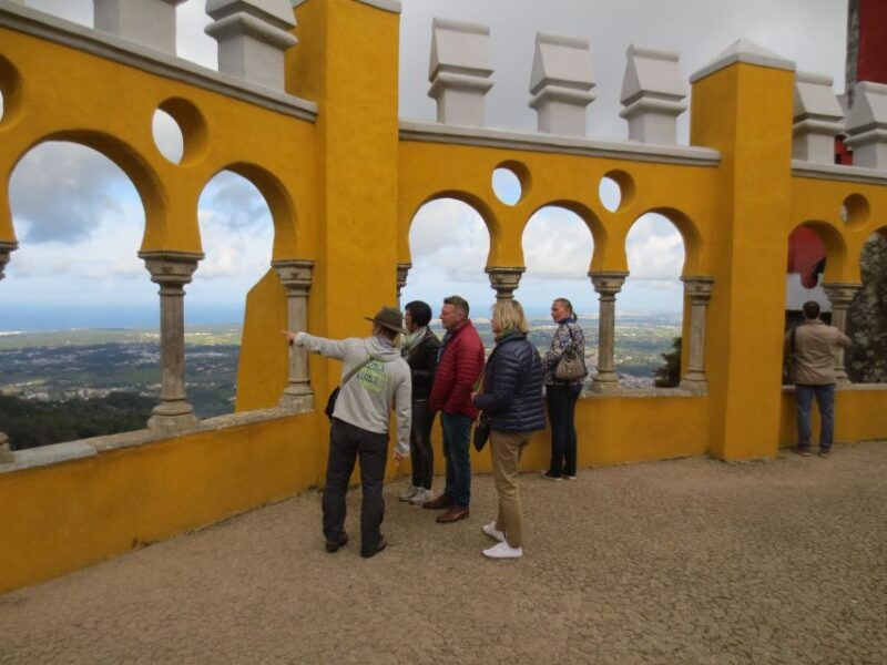 sintra-walking-tour-with-palace-castle-and-old-town-visit