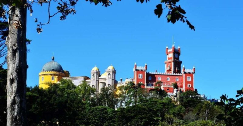 sintra1-hour-tuk-tuk-experience-to-pena-palace3-monuments