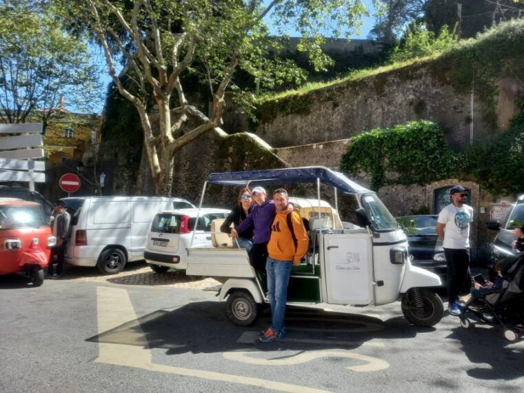 sintra1-hour-tuk-tuk-experience-to-pena-palace3-monuments