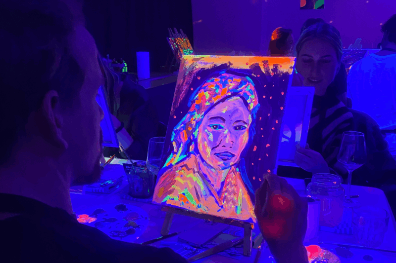sip-and-paint-in-the-dark-at-rembrandt-van-wine-london