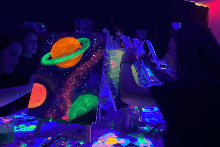 sip-and-paint-in-the-dark-at-rembrandt-van-wine-london
