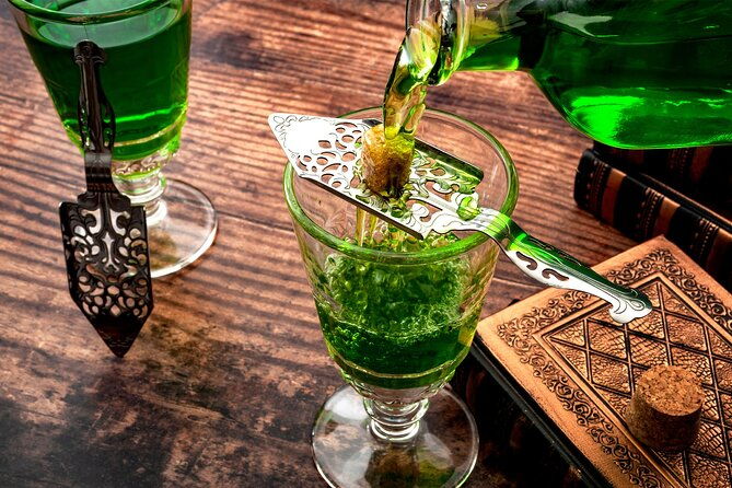 sip-and-saunter-daytime-cocktail-tour