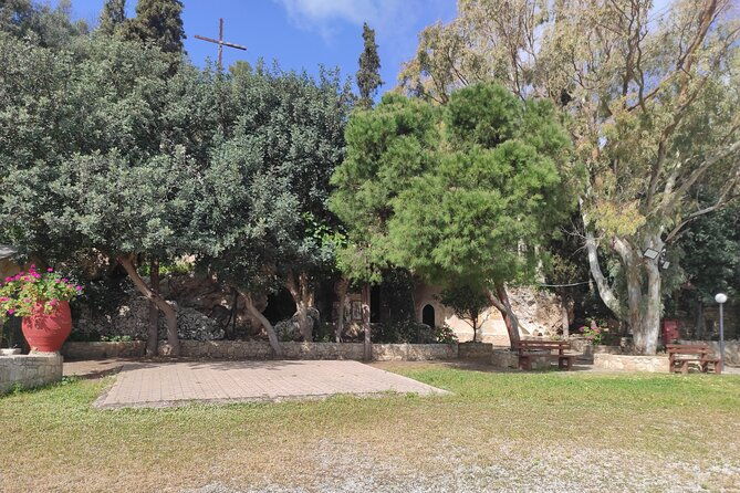 sips-of-crete-flavors-legends-hidden-gems