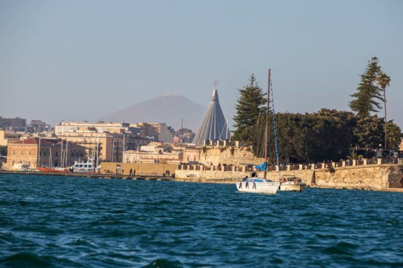 siracusa-ortygia-island-boat-tour-with-grotto-visit