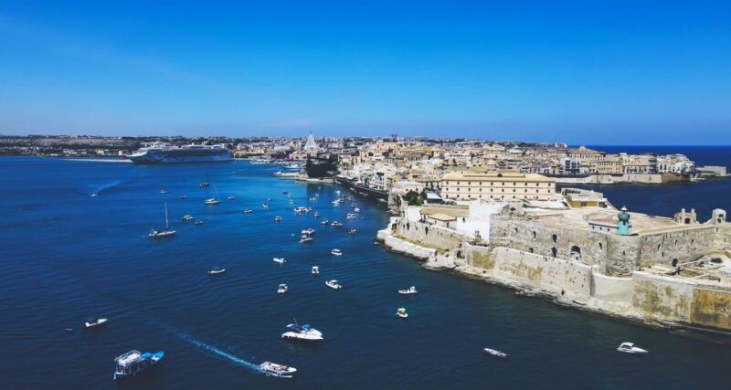 siracusa-private-boat-excursion-to-ortigia-with-prosecco