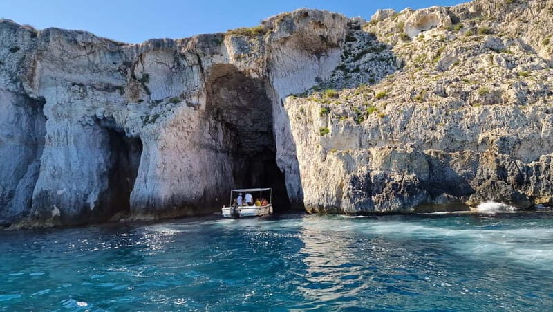 Siracusa: Wine tasting by boat with tour and gourmet food - The Experience: A Sensory Journey on the Water