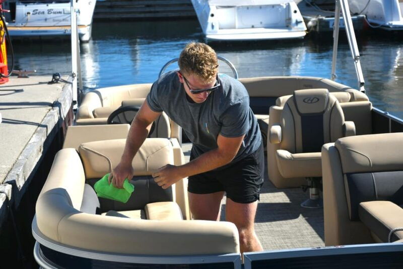 sister-bay-25-pontoon-rental