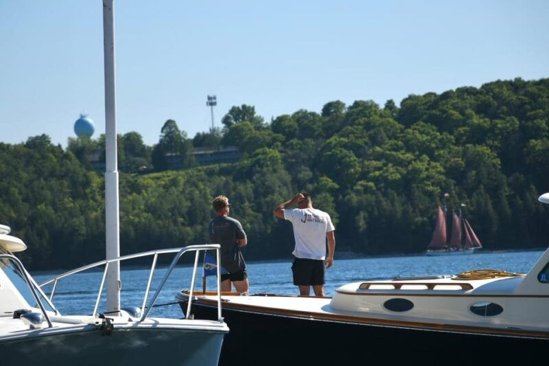 sister-bay-25-pontoon-rental